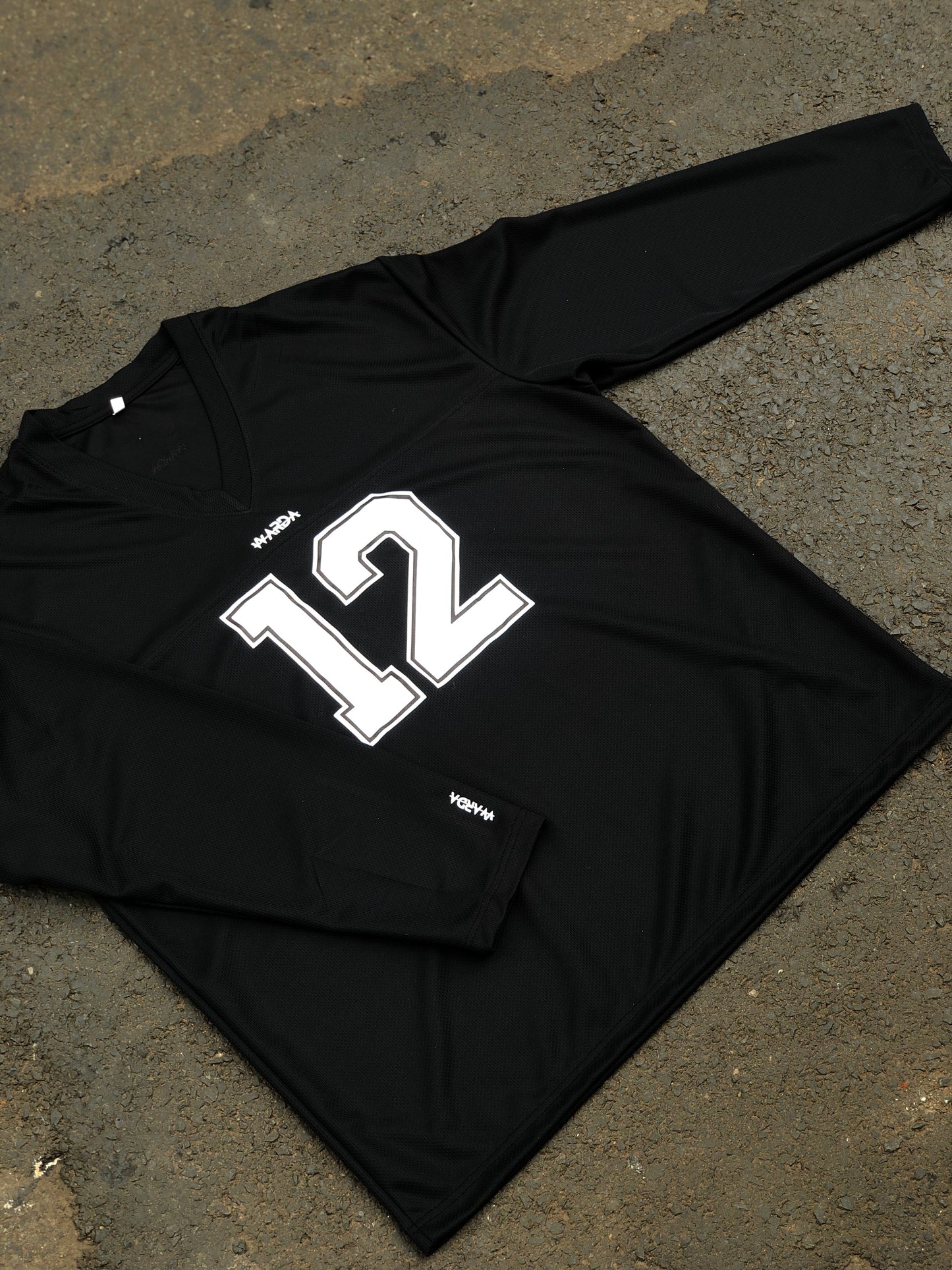 LONG-SLEEVED JERSEY 12