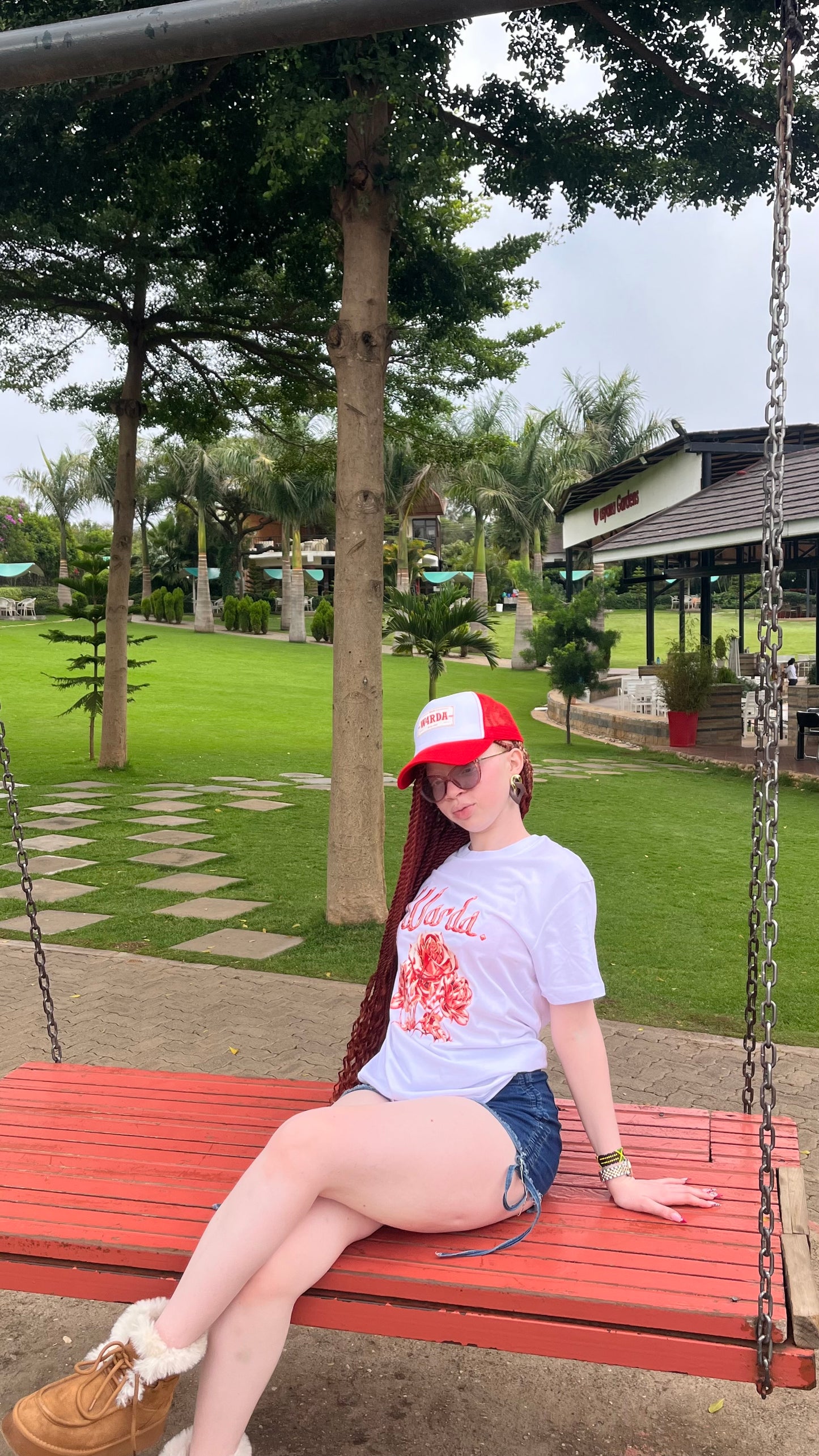 OG FLOWER WHITE TEE