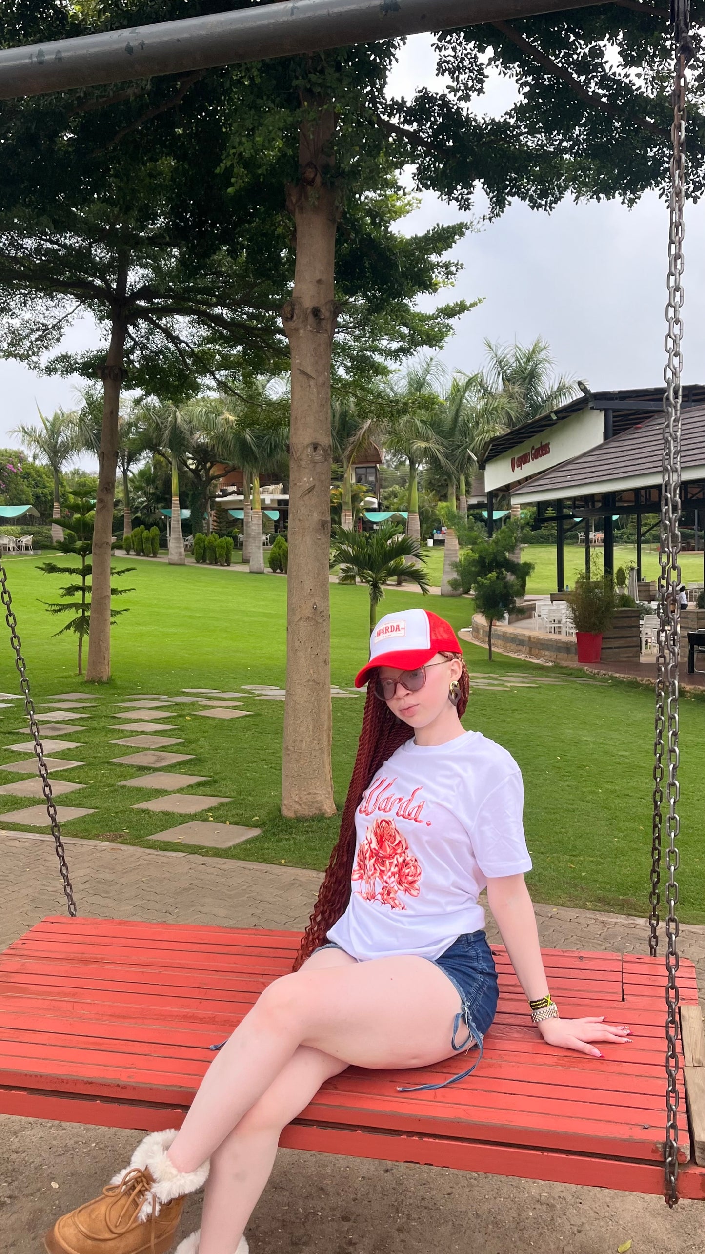 OG FLOWER WHITE TEE